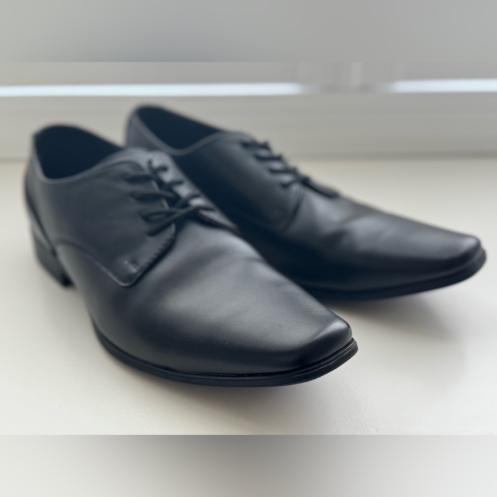 Calvin Klein mens Brodie Oxford Shoe (Black) 100% Leather